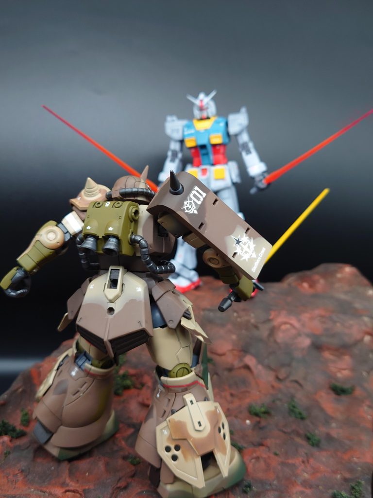 アムロのガンダムが二刀流でビームサーベルで現れるところは激アツですよね!