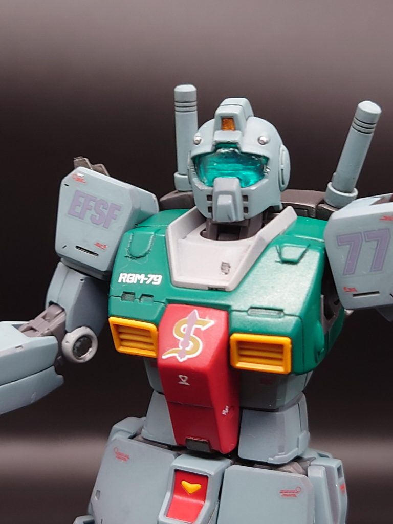 みどりのボディ色は、成型色は水色寄りですが、設定資料やパンフレットの色味はみどりっぽいイメージだったので、緑寄りの色をチョイス