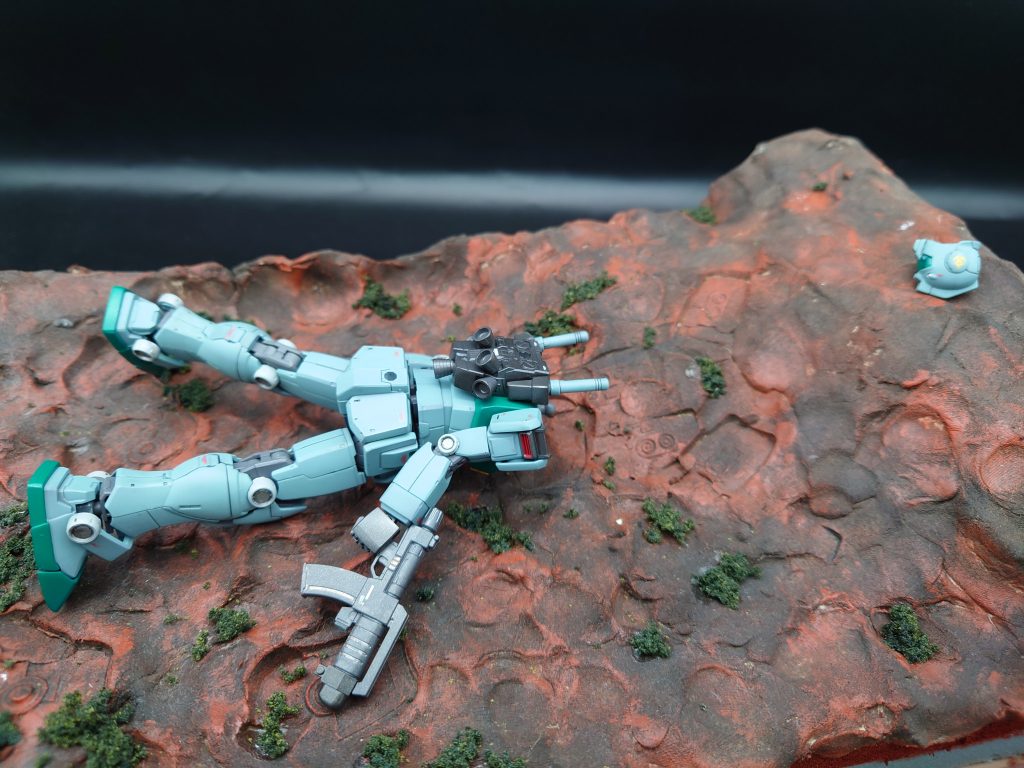 地上に、激突 ジムヘッドだけ無惨に空中を、飛んでってしまうという結末!