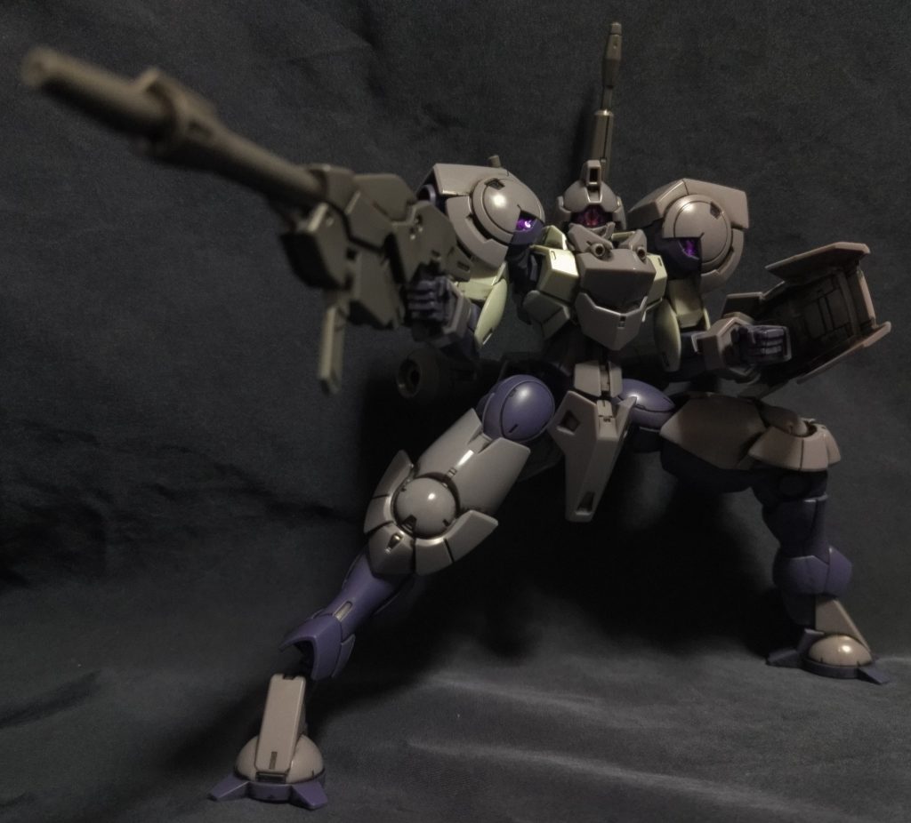 制作工程はありません。銃を構えて（その２）。