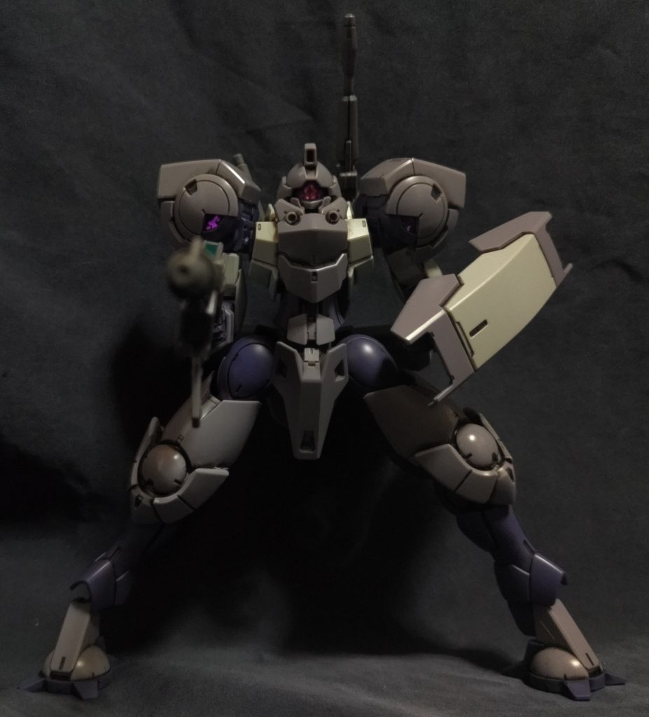 銃を構えて（その１）。