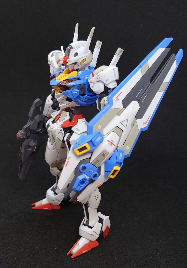 シールドはなんとなくこの持ち方が好きです。