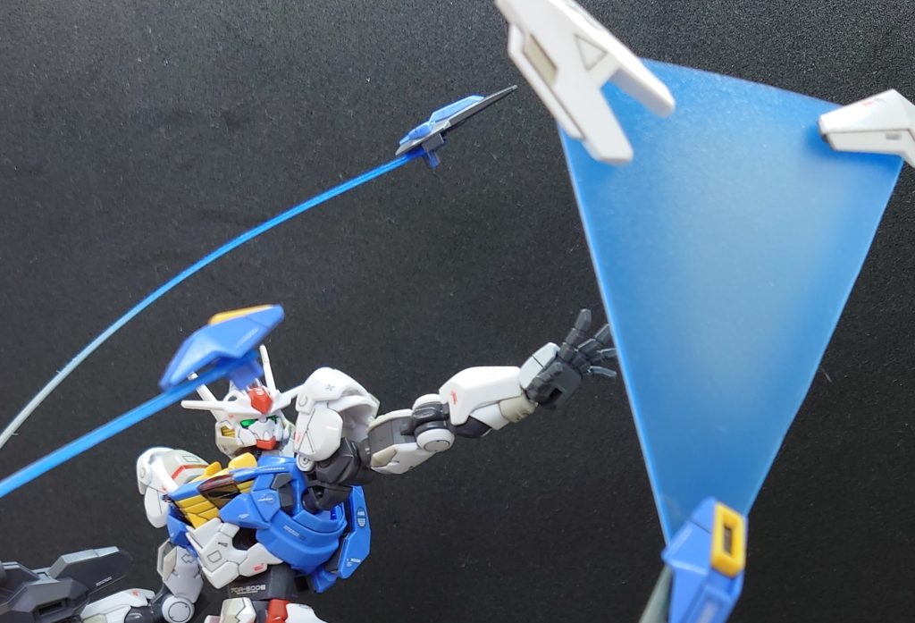 アクリル板を加工して劇中のイメージで。少し色が濃すぎたか??