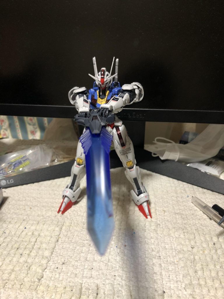 クリアパーツがHGより凄く長くなってるのと形状を見た瞬間、ふと思いついて、ガンダムエ〇シアの決めポージングをエアリアルでもやってしまいましたw