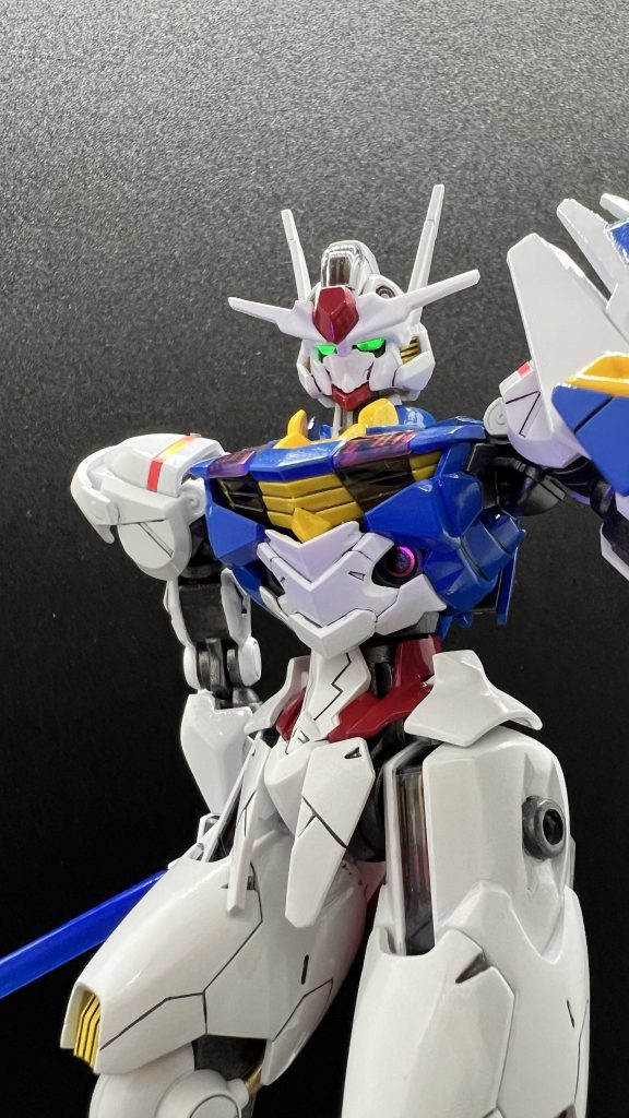 水性ホビーカラーで塗りました。全ての色にグレーを少し混ぜて暗めの色になるようにしました。