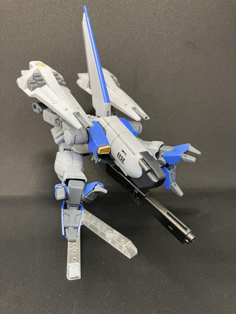 ガザCはむしろこのMA形態がカッコ良いですね。脚もヘイズルですが割と丁度良い太さでした。