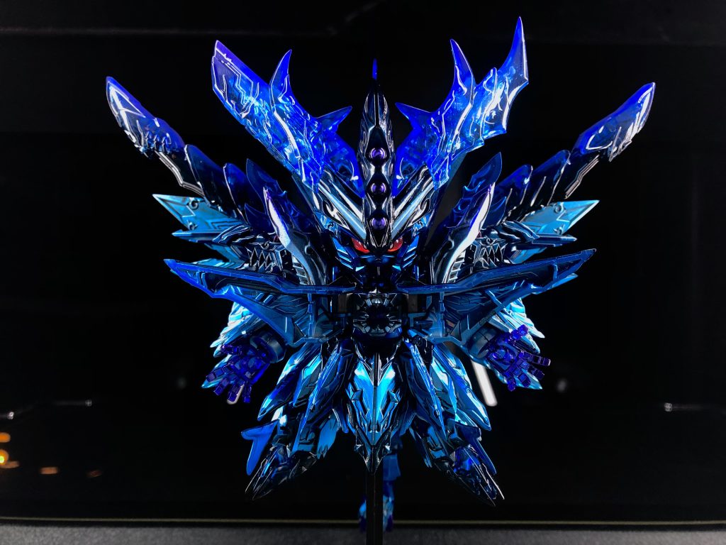 ライバルでラスボスならこのぐらいイカつい方が好み。ということでスペリオルフォーミュラーのツノをネオジムで取り付け可能にしています。