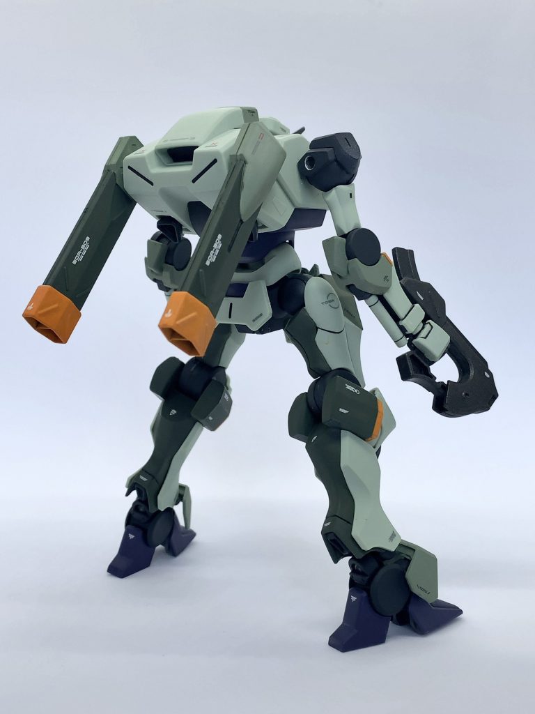 ありがとうございました！主に使用したものアクリジョン（60濃緑色、62明灰緑色）タミヤスプレー缶（ジャーマングレー、メタリックブラック）ガンダムマーカー（メッキシルバー）プレミアムトップコート（つや消し）