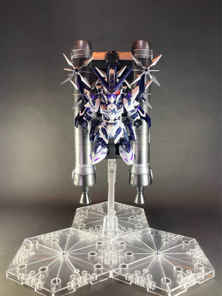 【大凧】ムシャワールドの伝統的な忍者が使用する長距離航行用サブ・フライト・システム。長大な航続距離と隠密性能に優れ、諜報活動や敵地の破壊工作、高高度からの奇襲戦法に用いられる。