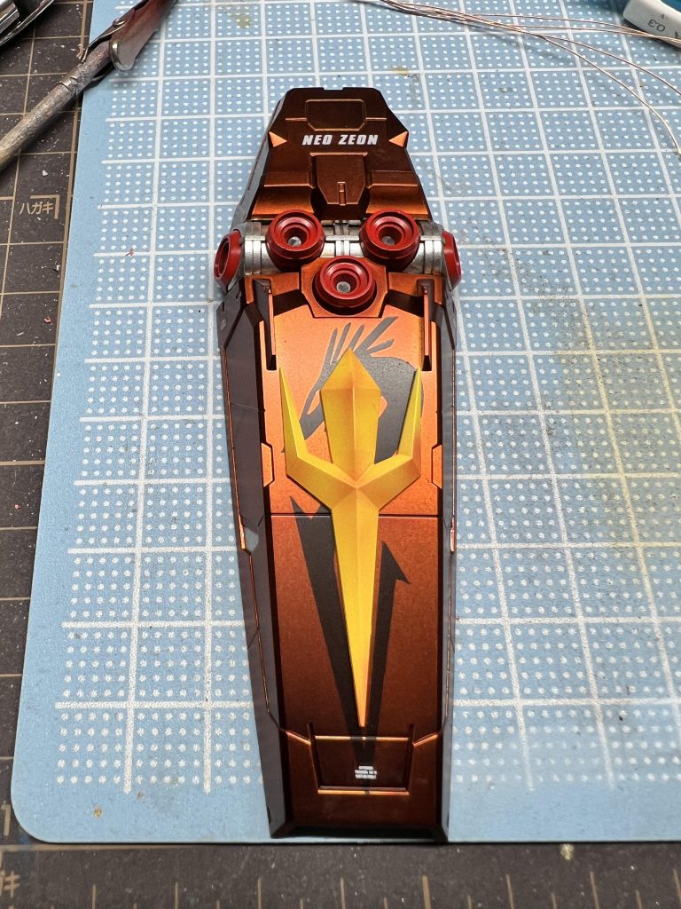 分かりにくいですがシールドにはトト家の紋も塗装してます