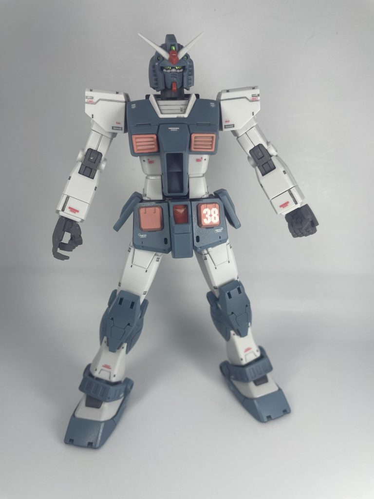 アーマー着脱状態。ベースは薄ブルー。