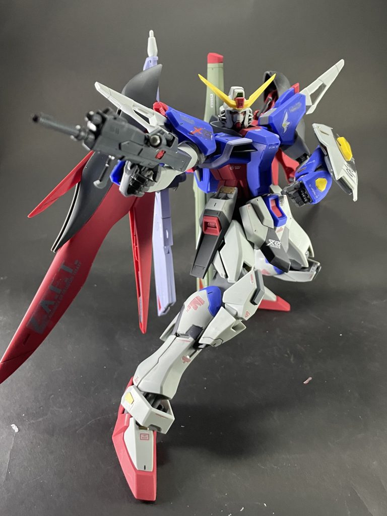 ガンダムマーカーでの部分塗装をしました😆