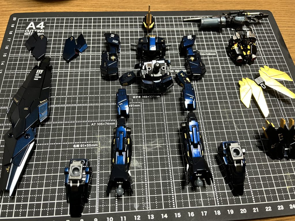 1番テンション上がる時間。ただ今回は時間がかかりすぎたので、各工程を効率化してもっとスピーディに制作したい!それはなぜかって?積みプラが一向に減らないからです…。むしろやばいペースで増えてます…