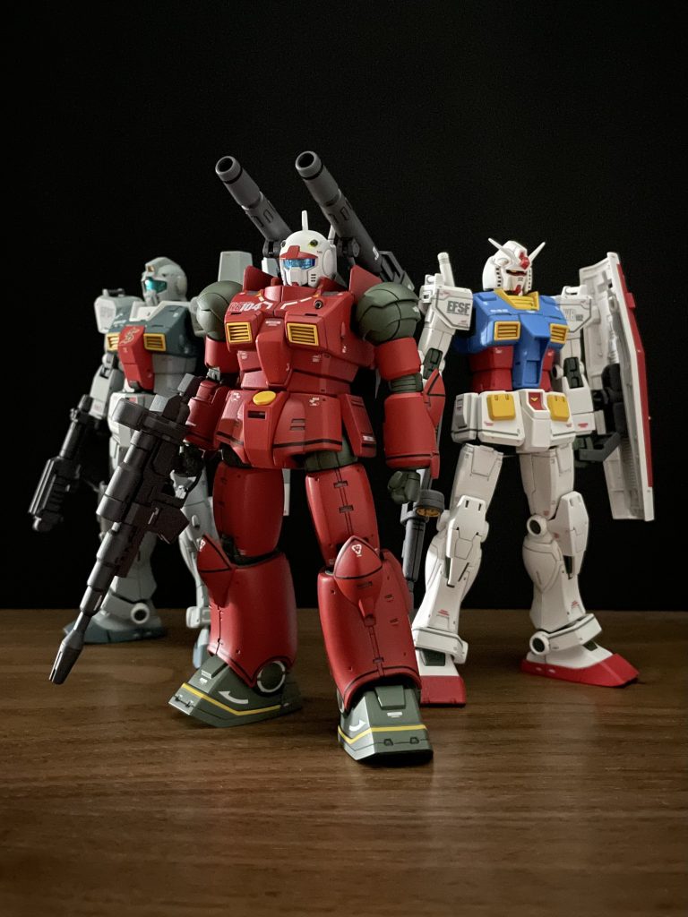 マーキングはキットのオリジン準拠マーキングをシールからガンダムデカールに極力置き換えて、大河原さんのイラスト風ラインをデカールで追加しました。