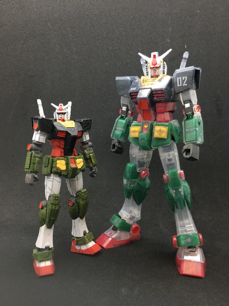 塗装はすべてガンダムマーカーです。エントリーグレードキットですが塗装時にはこちらを傍らに並べて塗りました。今回はコクピットハッチの赤を再現できませんでしたが、もし1/144で製作するチャンスがあれば細かい塗り分け含めてチャレンジしたいところです。赤=ガンダムマーカー ガンダムレッド黒=同ブラック緑=同MSVグリーングレー=同グレー