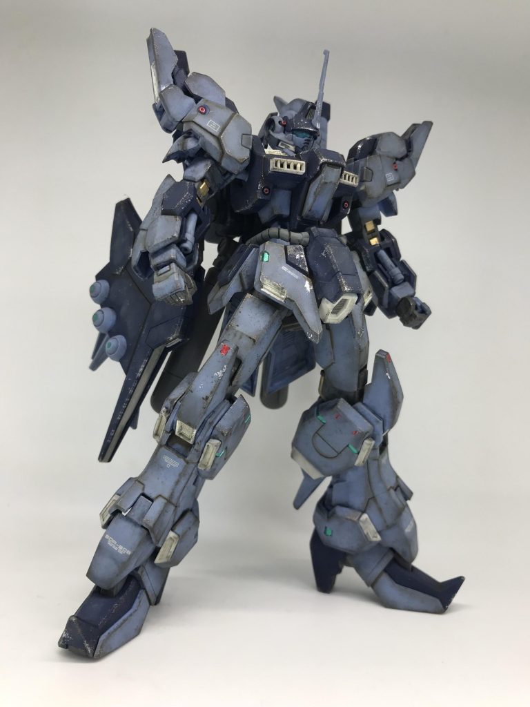 スタンダードなMSの無塗装お手軽汚しの新作?3作目無塗装パチ組→デカール貼り→つや消しスプレー→数年放置…→成形色を活かしたウェザリング※バーニア等のみ筆塗り、ワンポイントでメタル色で差し色追加