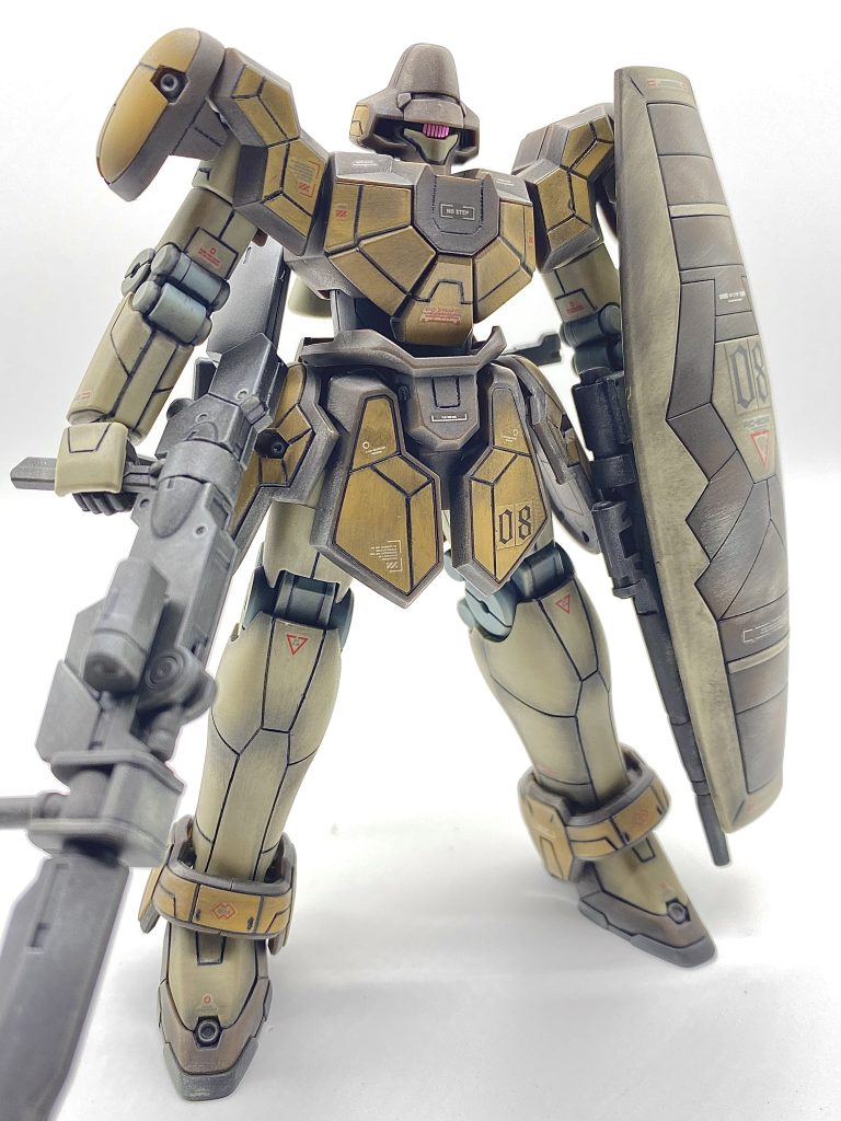 今回も前に続き、RGウイングとガンダム達の横に飾りたく筋彫りして情報量を増やしております。