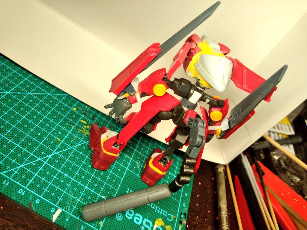 色味をグリムゲルデの物を活かす予定だったんですが、加工段階でだいぶ厳しい汚れや溶けだしが出たので今のカラーに。