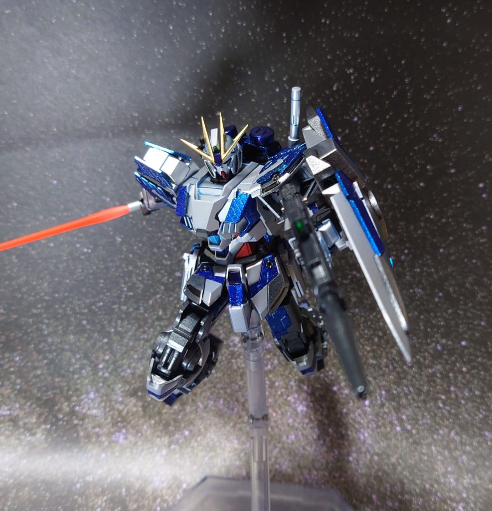 “ガンダムかいッ!”