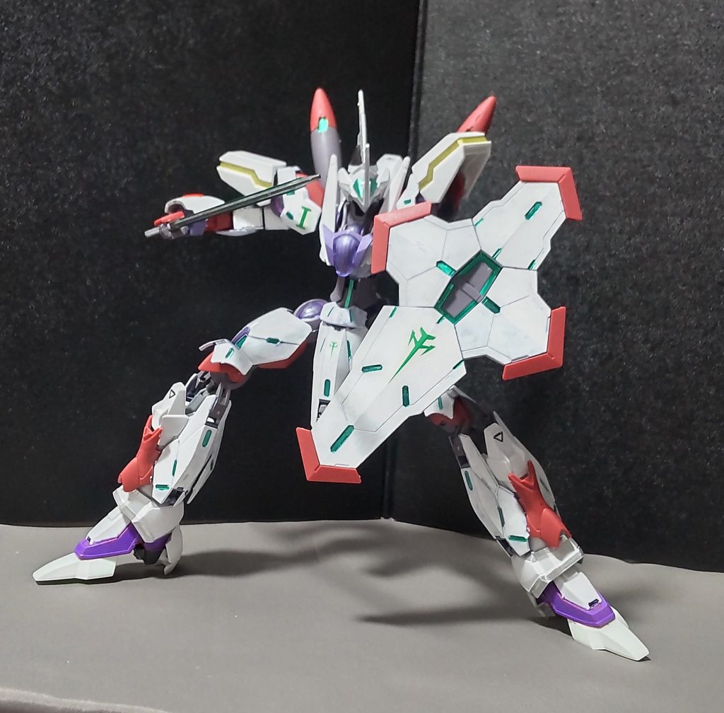 ○ノンキネティックシールド改モーターヘッドにシールドは欠かせません。対ビームコーティングが施されているが、この機体自体にヘビーメタル達にもあるツインメリットコーティングが施されているので、ビーム兵器がまず効かないでしょう。※ガンビット単体のビーム砲も効かない