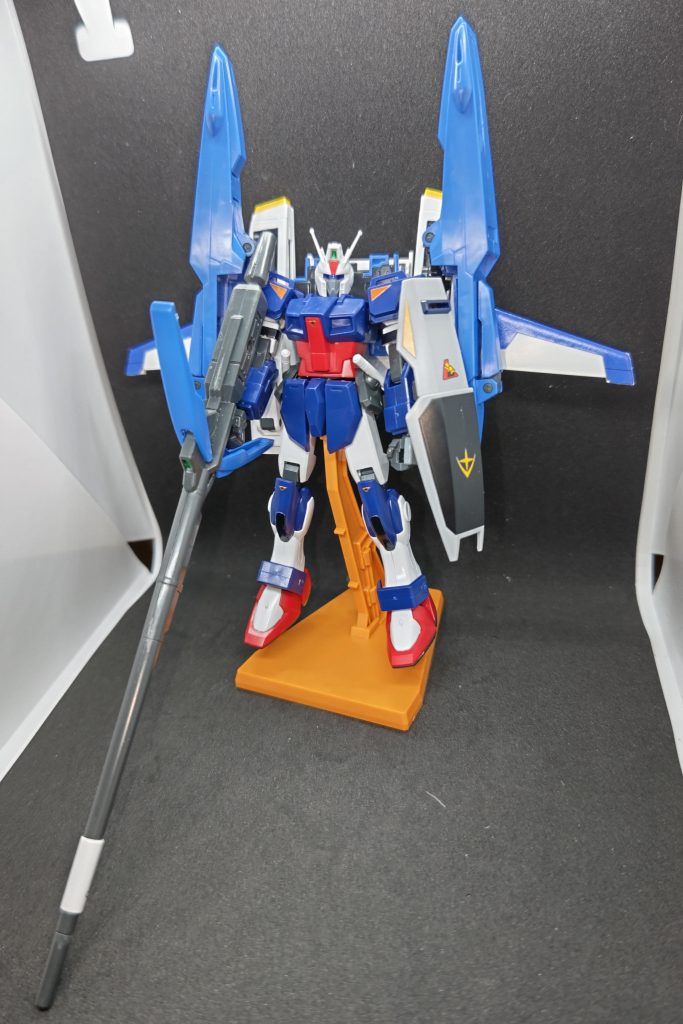 こちらもロングライフルはそのままでは持てません。Mk-Ⅱの手首を移植して持たせています。塗装で色に統一感を出してもかっこいいかも。