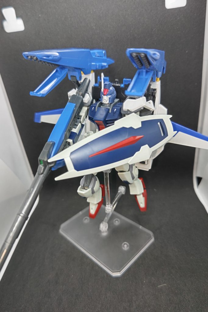 というわけで早速サムネイルの旧ダガーディフェンサー。当時は先日投稿したHGSEEDガンバレルダガーではなく、HGCEダガーLを素体にHGCEエールストライクガンダムのショルダーアーマーと、コレクションモデルのストライクダガーの頭部を移植したものでした。