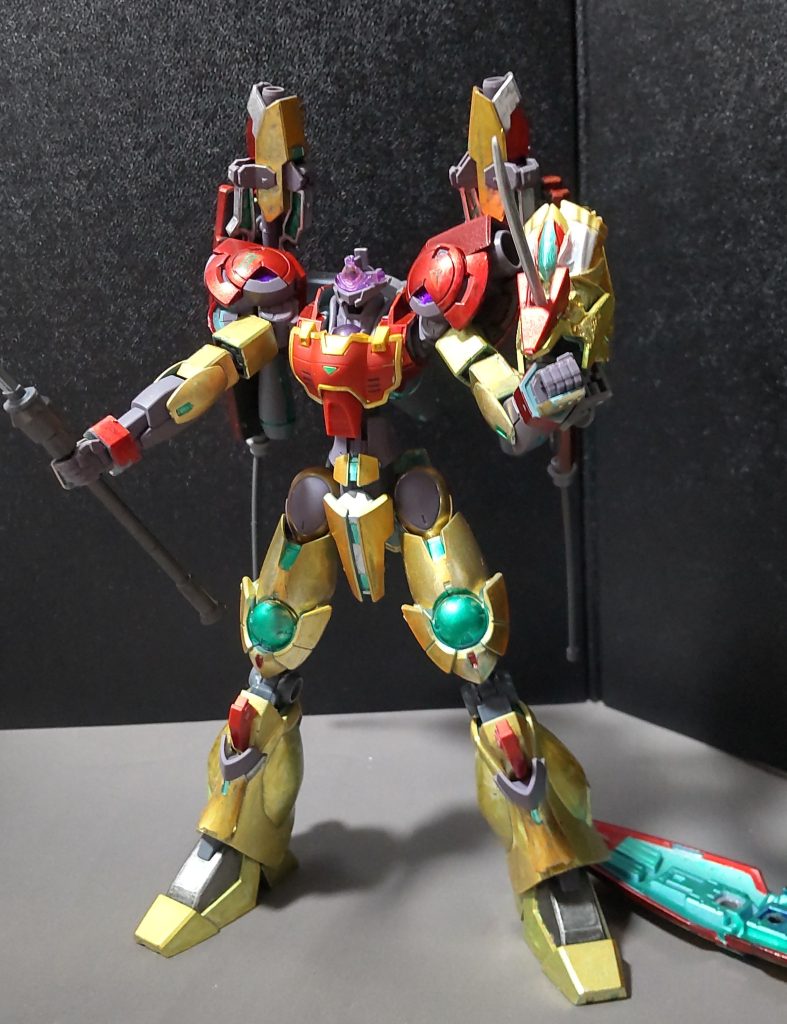 因みに頭部は写真のように兜みたいに外せますので、ハインドリー系プラモの頭部と付け替えるということが出来ます。※本機はモノアイなっております。