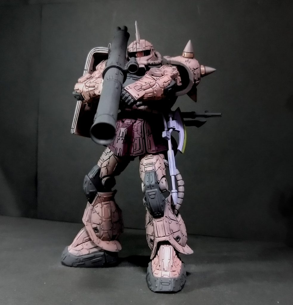 バズーカのこの構えがしたくて可動式に加工しました。