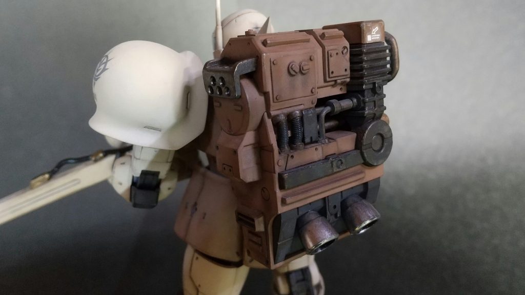 ランドセルは、各部を一度切り離し、加工後、再組み立てしました。