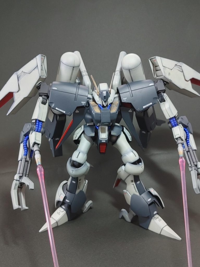 首周りのゴールドは下地シルバーを吹いてからゴールドを吹いてさらにウェザリングして艶消しで作製しました。