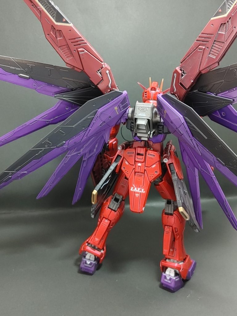 ジオラマに固定使用のため背面にLEDのスイッチをわざと出して操作しやすいようにしました。