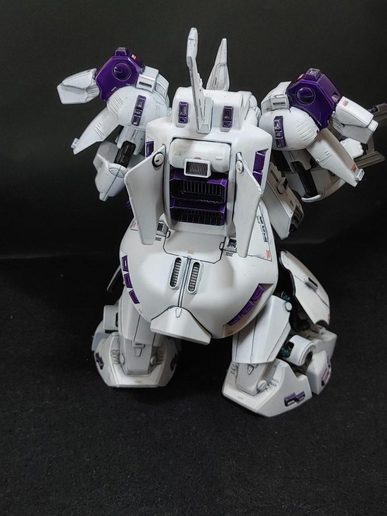 スラスター内も見えにくいですが全て塗り分けしています。