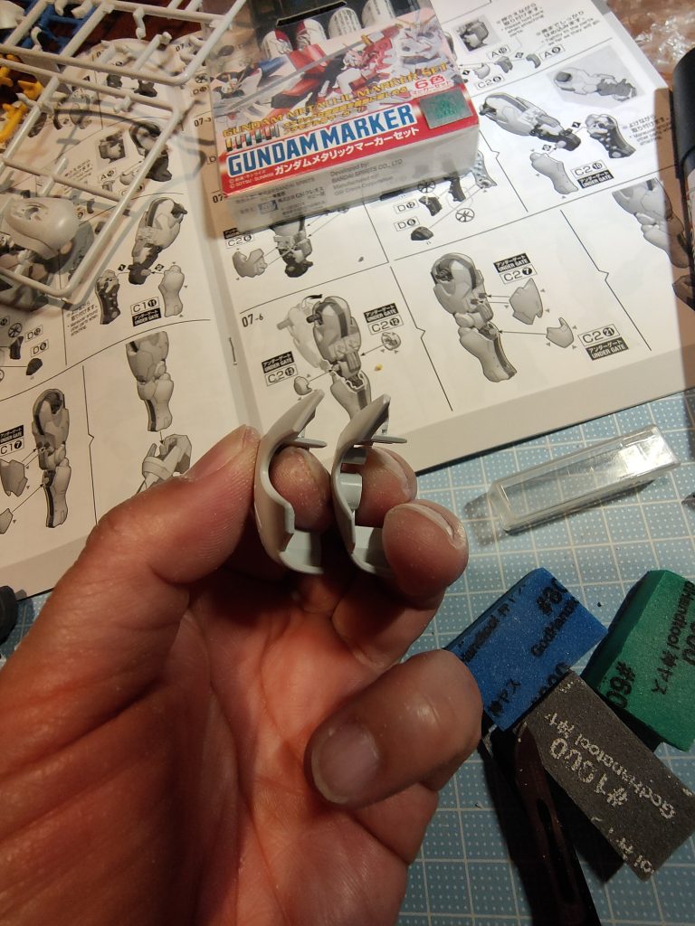 肩周りの装甲が特に厚い気がしたのでウスウス化