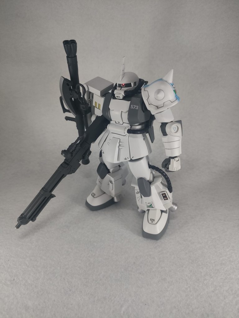 素立ちビームマシンガンとヒートホークはガンダムベースで手に入れた物を使用