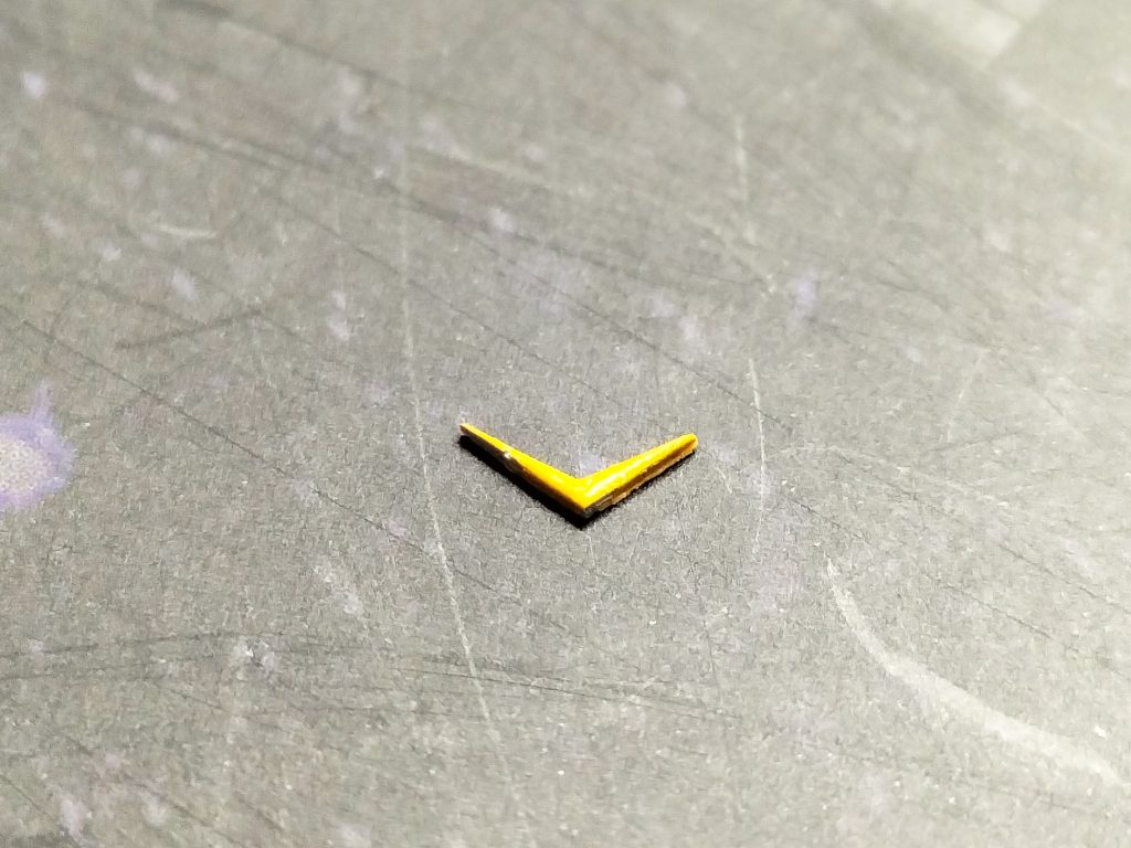 V字マークは造形されてないので作りました造形されてたらメチャクチャ塗りづらそうなので逆に無くてよかったw