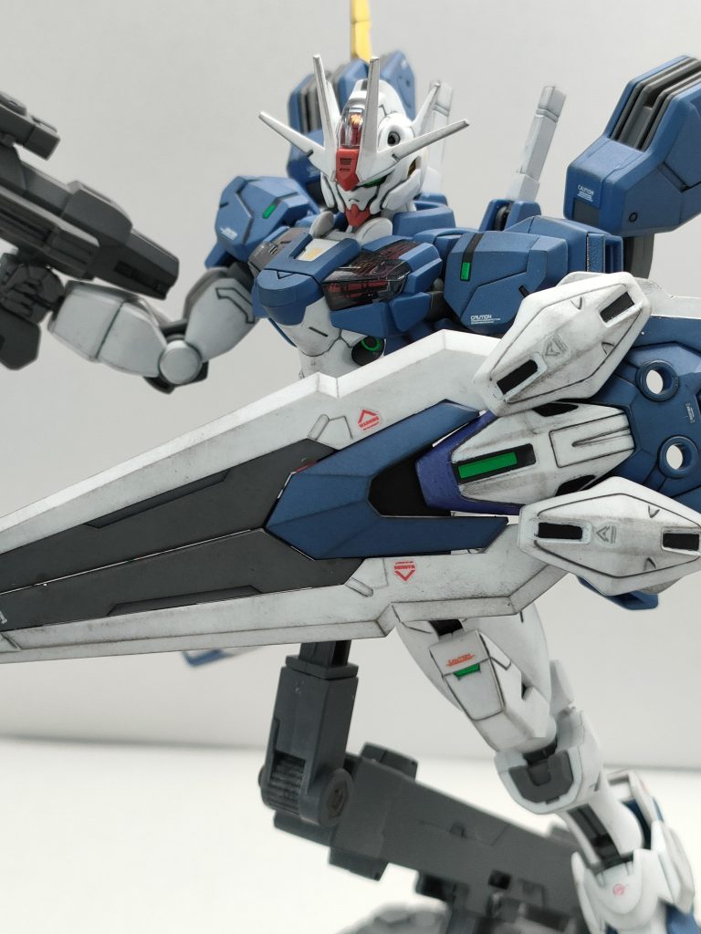 エスカッシャンの色分けが地味に大変でした😅真ん中のセンサー下の青部分は手持ちのもので色を調合してみましたが、うまく行かず妥協しました😭