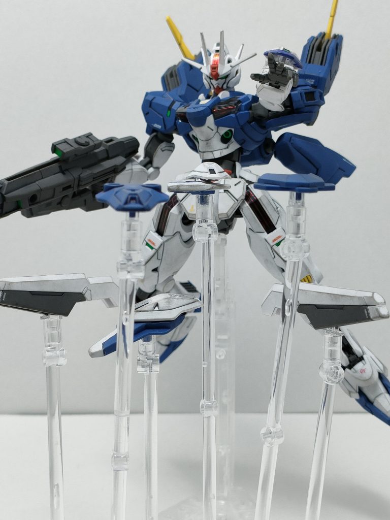 ウエポンディスプレイを使用してみて。自分2セットしか持ってないから、全部のガンビットは使用できず😅てか全部のガンビットをディスプレイするのに4セット必要らしい。ボッタクリだw 