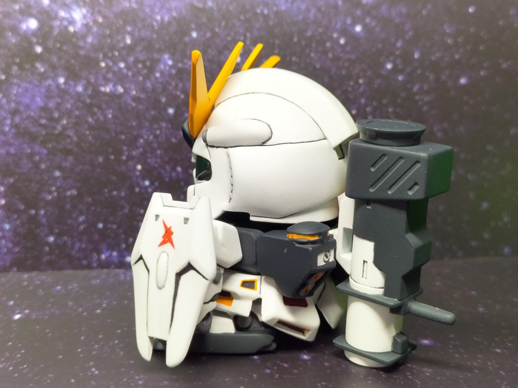 このνガンダムって飾り台になる台紙がはいってましたよね??無印のνガンダム1/144(ファンネル無し)って初回でドライバー付いてたような…覚えてる方いますか??なにかとνガンダムって昔から優遇されてますねw