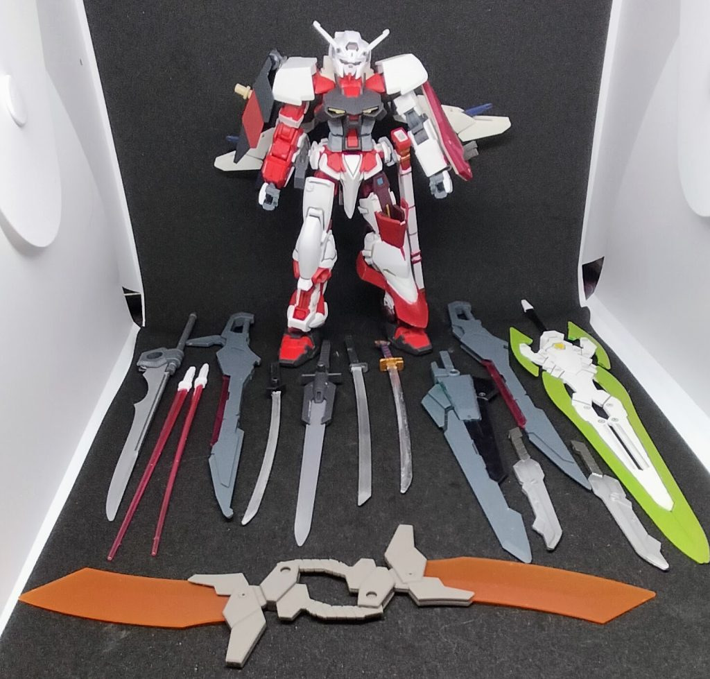 （相変わらずのGBN的設定）機体名称：無茶頑駄無アストレイ型式番号：MBF-P02M機体全高：17.70ｍ本体重量：60.0t装甲材質：発泡金属装甲（一部PS装甲）武装：（左から順に）　　　グランドスラム　　　ビームサーベル×2本　　　ビームバスターソード×2本　　　日本刀クレセントムーン　　　コマンドソード　　　日本刀プレアビーズ　　　日本刀ガーベラストレート　　　GNバスターソード　　　コンバットナイフ×2本　　　フェザーバスターソード　　　鬼ナギナタGBNスキャンスペックGrade:5Unique：5Nimble：5Power：7Luxury：5Armor：5総合ステータス：32点