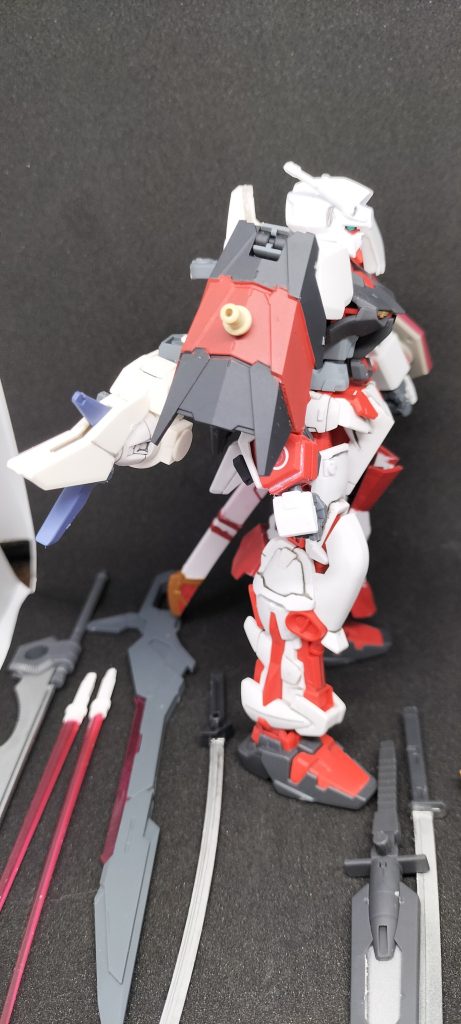 機体右面。サムライ感を演出するためだけに装甲を増設。