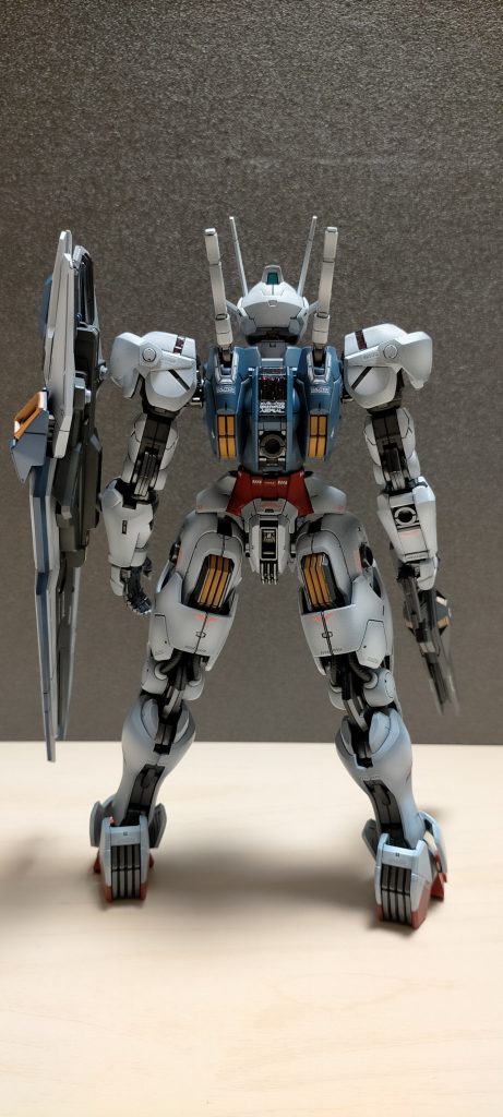 フルメカニクスオリジナルのマーキングがかっこよかったので付属のシールを使いました。かなり薄いシールでしたが水転写デカールよりはやはりエッジが目立ちます、