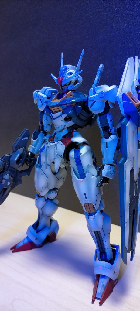 シェルユニットは蛍光クリアでブラックライトで青く発光するようにしましたが、写真だとブラックライトで青いのか蛍光塗料が光っているのかわからないですね。肉眼ではいい感じに光ってるのですが…