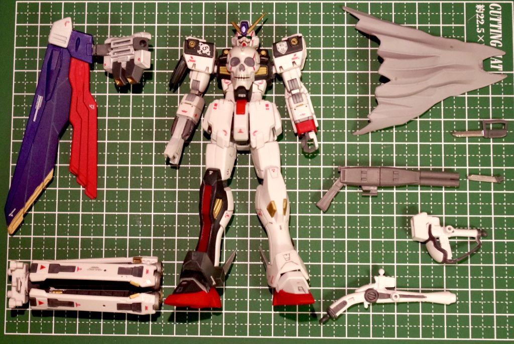 クロスボーンガンダムを使用したGBN俺ガンをやっと完成させることができました。仕事の合間に進めていたせいで、半年くらい納得いくまでイジり続けてました。筆塗りや形状変更等今回も初めて行う作業を行った為粗が目立ちますが一旦は完成ということで。クロスボーンガンダムx1コンシールド(2500)⚫︎⚪︎⚪︎バタフライバスター(チャージ⚪︎⚫︎⚪︎ビームザンバー(チャージ⚫︎⚫︎⚪︎スクリューウェッブ⚫︎⚪︎⚫︎スカルサテライトキャノン⚪︎⚫︎⚫︎フルクロスユニット特殊移動⚫︎⚫︎⚫︎クロスボーンガン/ビームザンバー滅多斬り意味が分かった人は僕と握手使用キットはクロスボーンガンダムx1ウィングガンダムフェニーチェクロスボーンガンダム魔王クロスボーンガンダムX-0フルクロス