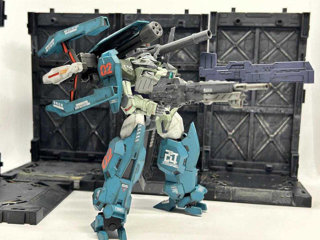 全武装によるフルバースト、重量のある脚部により一斉射撃時にも安定した標準の確保が可能。