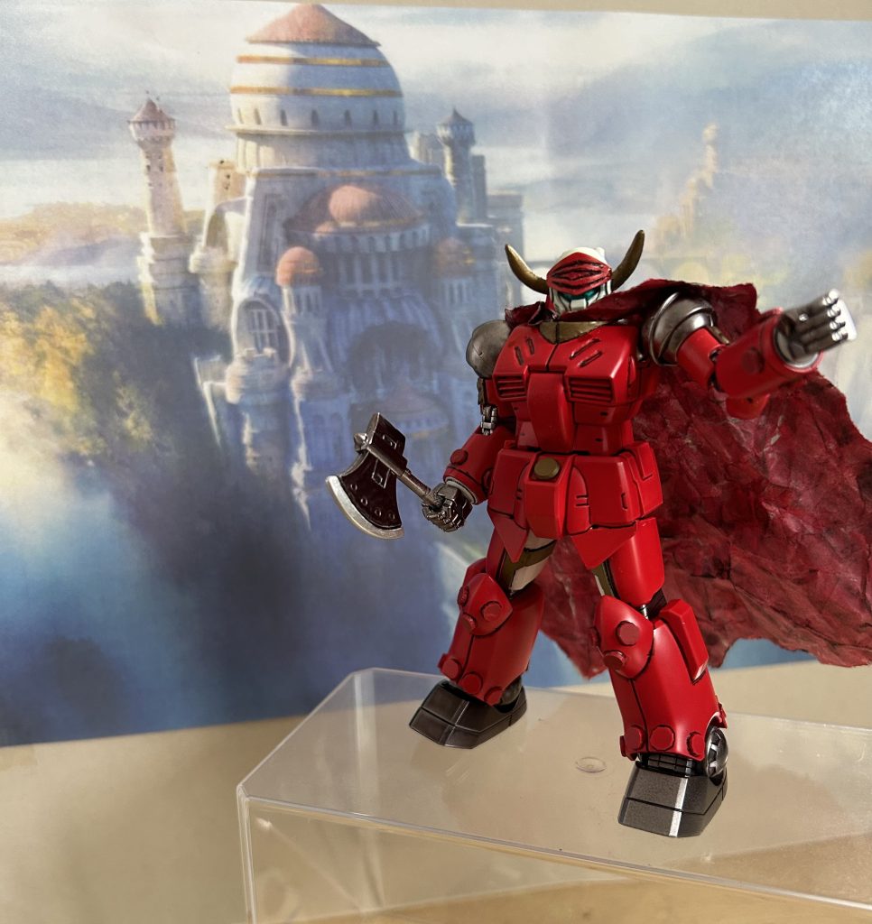 プラ板を使って脚や二の腕に装飾品を付けて、胸の模様は彫りました。ツノはランナーの円形部分を貼り合わせて作成、額当てはプラ板です。