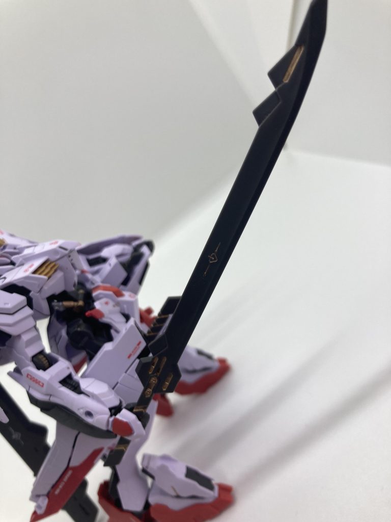 武装のモールドにはゴールドを流し込んでます、