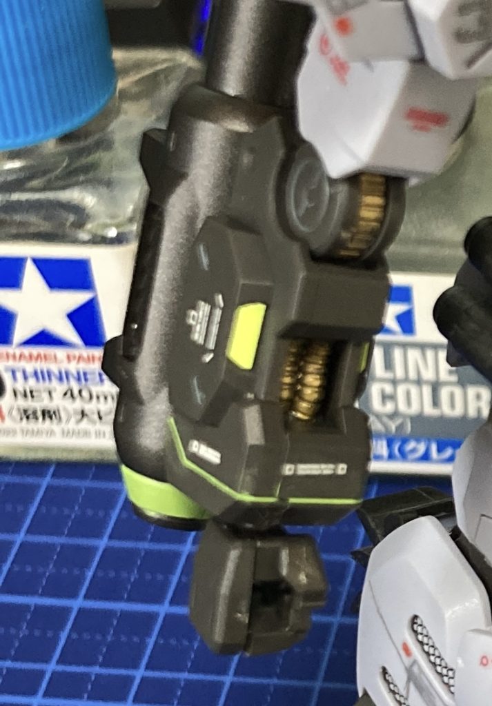 パネルラインも黄緑を流してオリジナル感を。