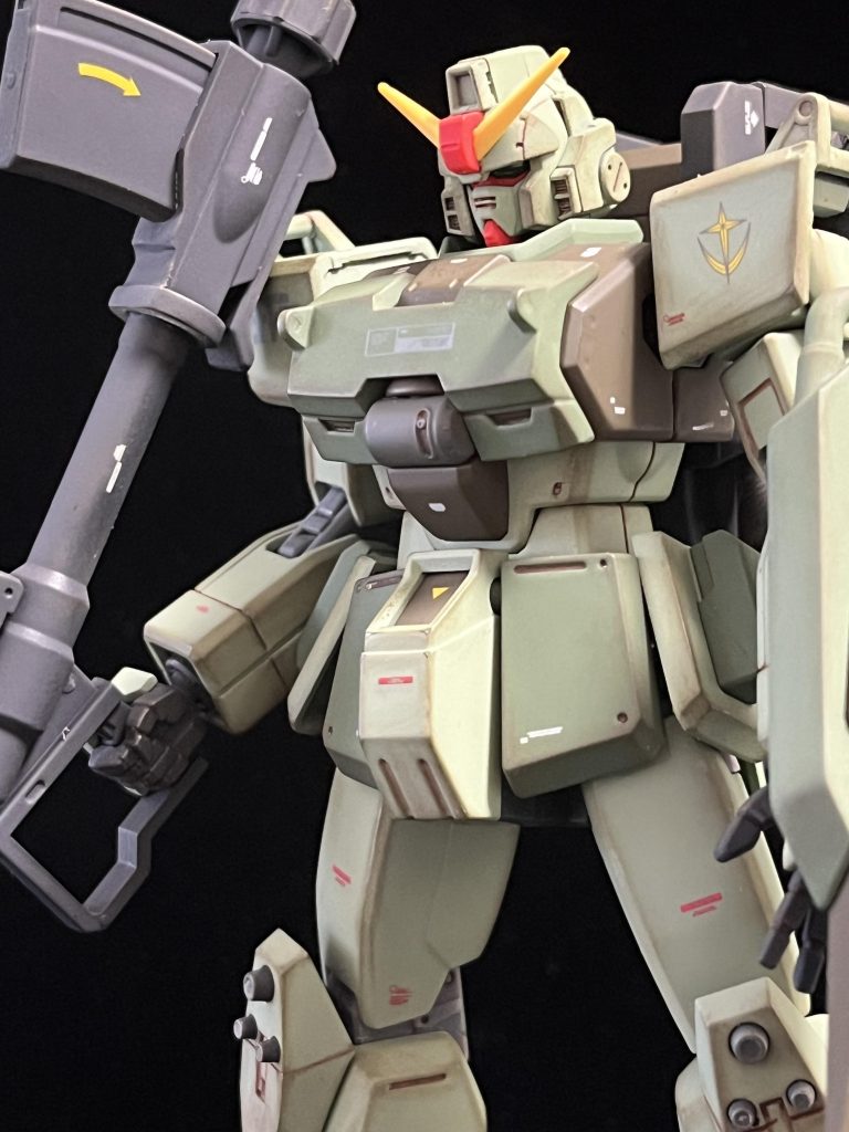 やはり08小隊系の機体はカッコいいですね(^^) 「同系色で一個小隊を組む」についても少し別ネタを考えて、飽きない程度に進めていきたいと思います。・・・他の積みプラも減らさないとだし!!(^^;;