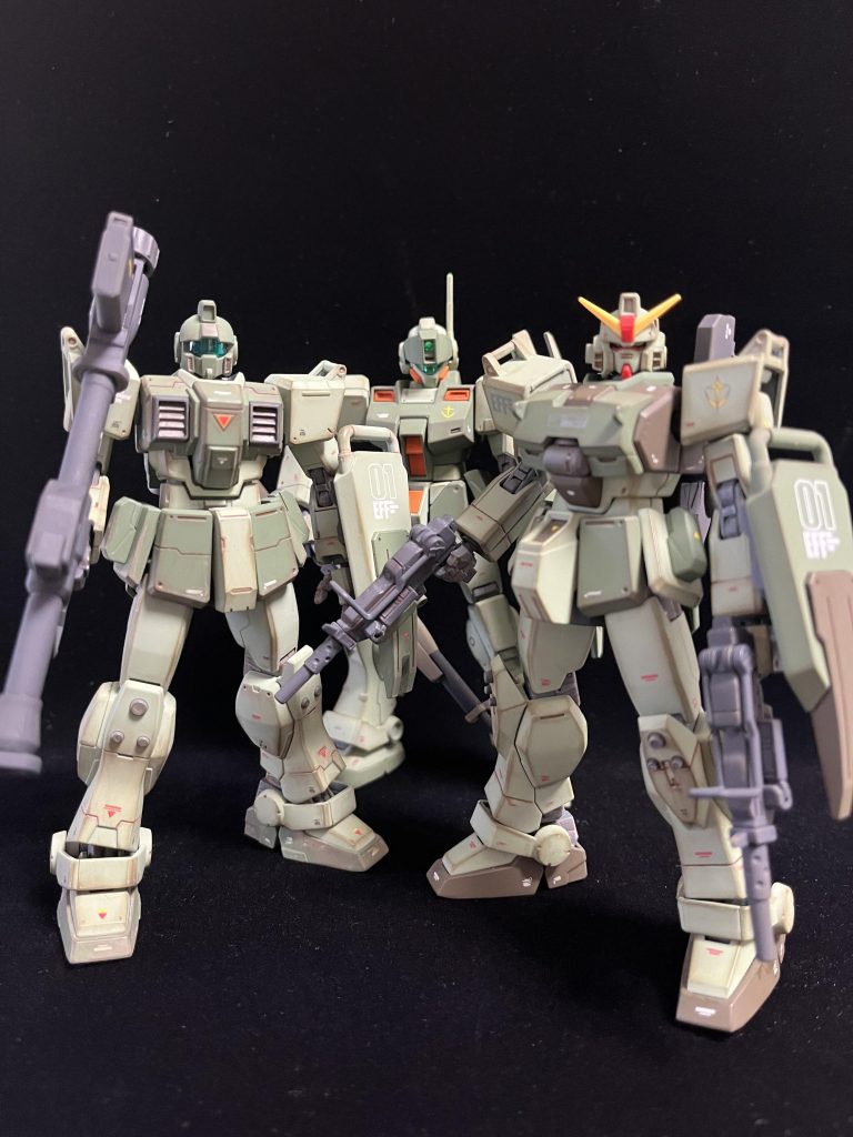 という事で一個小隊揃い踏み。やっぱ同系統の機体が並ぶと満足度が違いますね(^^)