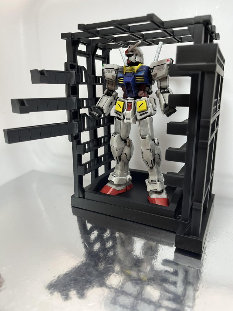 実験中、謎の会話が聞こえた。一体誰と話していたんだ？それは…そうですね。なんだか懐かしい人に会えた気がします。